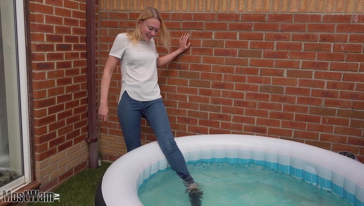 Poppy Hot Tub And Hose Mostwam