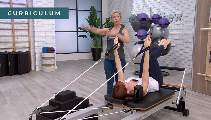 ヨガ STOTT PILATES Comprehensive Matwork Manual - Comprehensive Matwork | Merrithew®