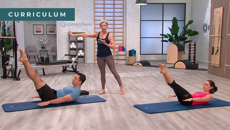 ヨガ STOTT PILATES Comprehensive Matwork Amazon.com: STOTT PILATES Manual - Comprehensive Matwork