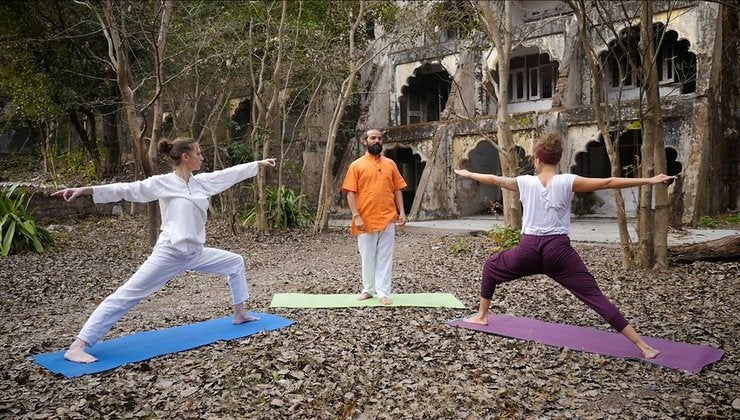 Akhanda Advanced Anando Ham Yoga Class Online Balance