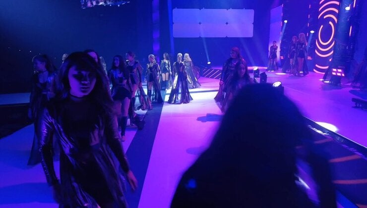 Andrea Susanto behind the scenes during a live performance