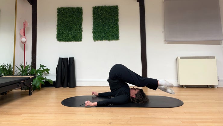 Mat Movement: Abdominals & Dynamic Flexion with Emma • ADV • December ...
