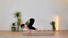 18 Minutes Yoga Flow vers le Corbeau