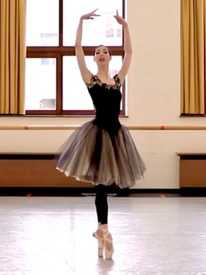 Ana Turazashvili ballet class and pointe work