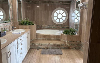 <div class="editor-content"><p>Private Spa</p></div>