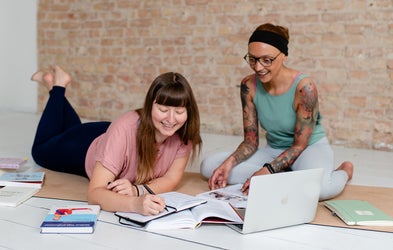 <div class="editor-content"><p><span style="font-size: 1.25rem"><strong>Alle Kurse</strong></span></p></div>