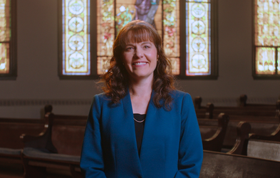 <div class="editor-content"><p style="line-height: 1"><span style="font-size: 1.25rem; line-height: 1"><strong>Becoming God's Family</strong></span></p><p>Carmen Joy Imes</p></div>