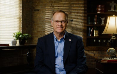 <div class="editor-content"><p><span style="font-size: 1.25rem"><strong>Knowing Jesus through the OT</strong></span></p><p style="line-height: 1">Christopher Wright</p></div>