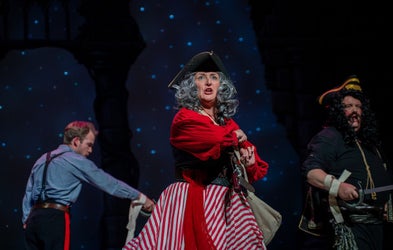 <div class="editor-content"><p style="line-height: 1"><span style="font-size: 0.875rem; line-height: 1"><strong>The Pirates of Penzance</strong>,</span><span style="font-size: 0.875rem">The New London Opera Group</span></p></div>