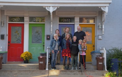 <div class="editor-content"><p>Raising Family 6 x 26 min.</p></div>