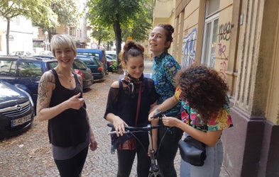 <div class="editor-content"><p><strong>Filmmakers</strong></p><p>A guide to distribution</p></div>