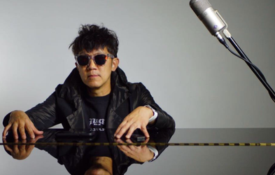 <div class="editor-content"><p><span style="color: #121213">Kenneth 方樹樑 香港&nbsp;</span></p><p><span style="color: #121213">音樂總監</span></p></div>