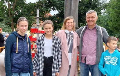 <div class="editor-content"><p><span style="font-size: 1.125rem">Obitelj</span></p></div>