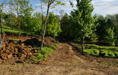 <div class="editor-content"><p><span style="font-size: 1.125rem">Gradnja infrastrukture</span></p></div>