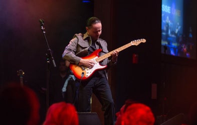 <p>Live Performances</p>