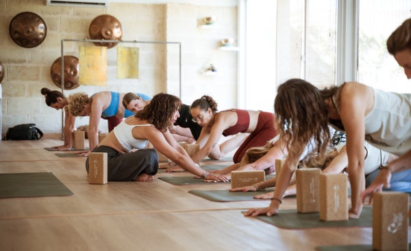 <div class="editor-content"><p><span style="font-size: 1.5rem"><strong>Je forme des profs de yoga depuis 6 ans🧡</strong></span></p><br><p><em>Voilà ce qu'elles disent&nbsp;</em></p></div>