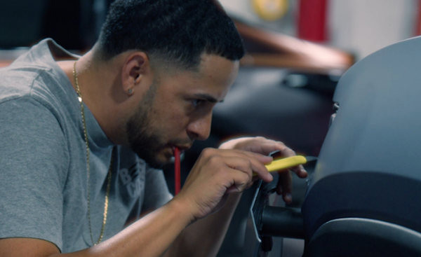 <div class="editor-content"><p><strong>Installers and Trainers are earning $$$</strong></p></div>