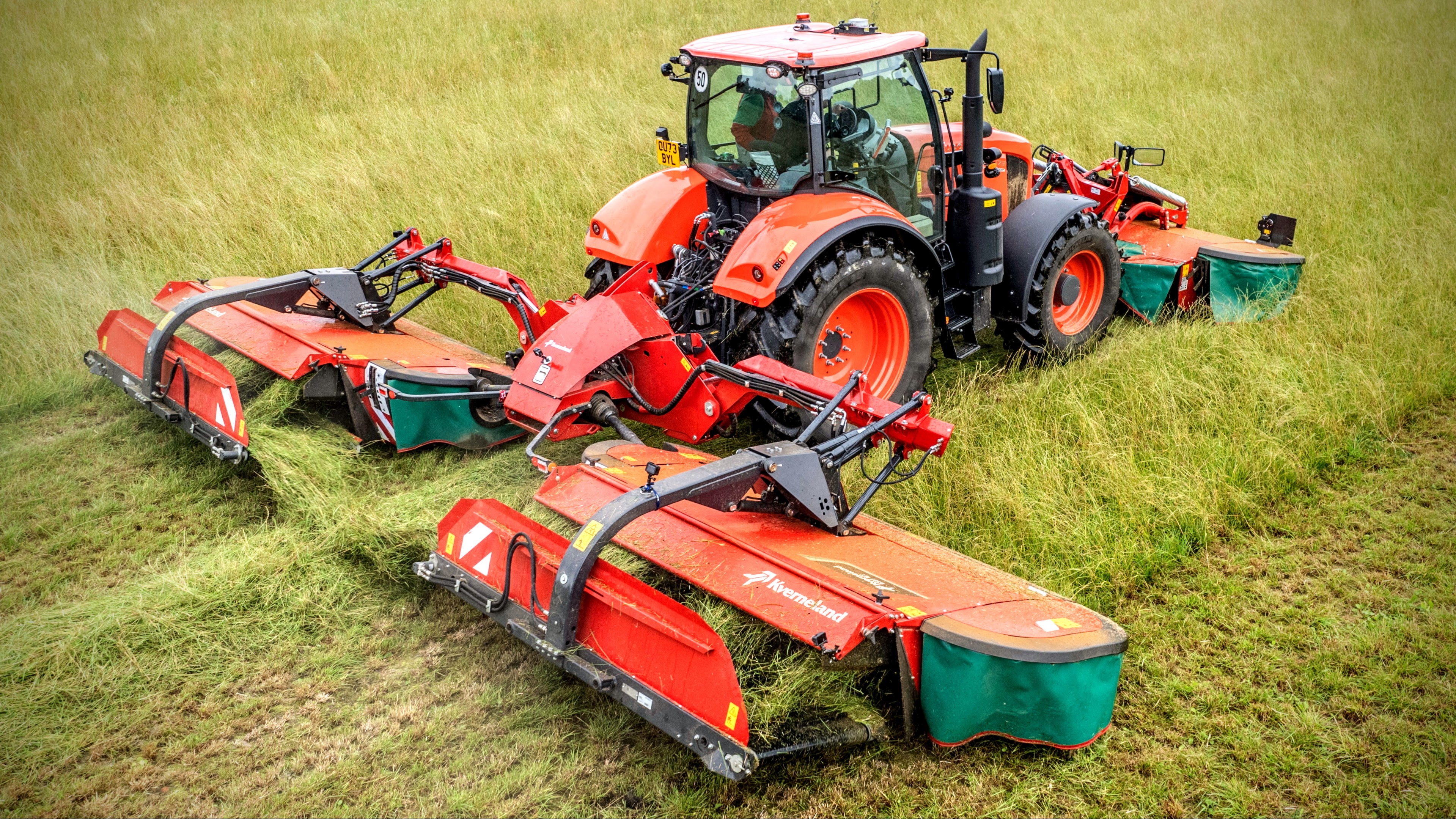 イングランドヴィンテージStrattone コンパクト PREVIEW: Kverneland 5387 MT BX butterfly mower with belt merger