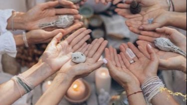 Círculo de Luz: Una Ceremonia Transformadora para Cerrar el Año