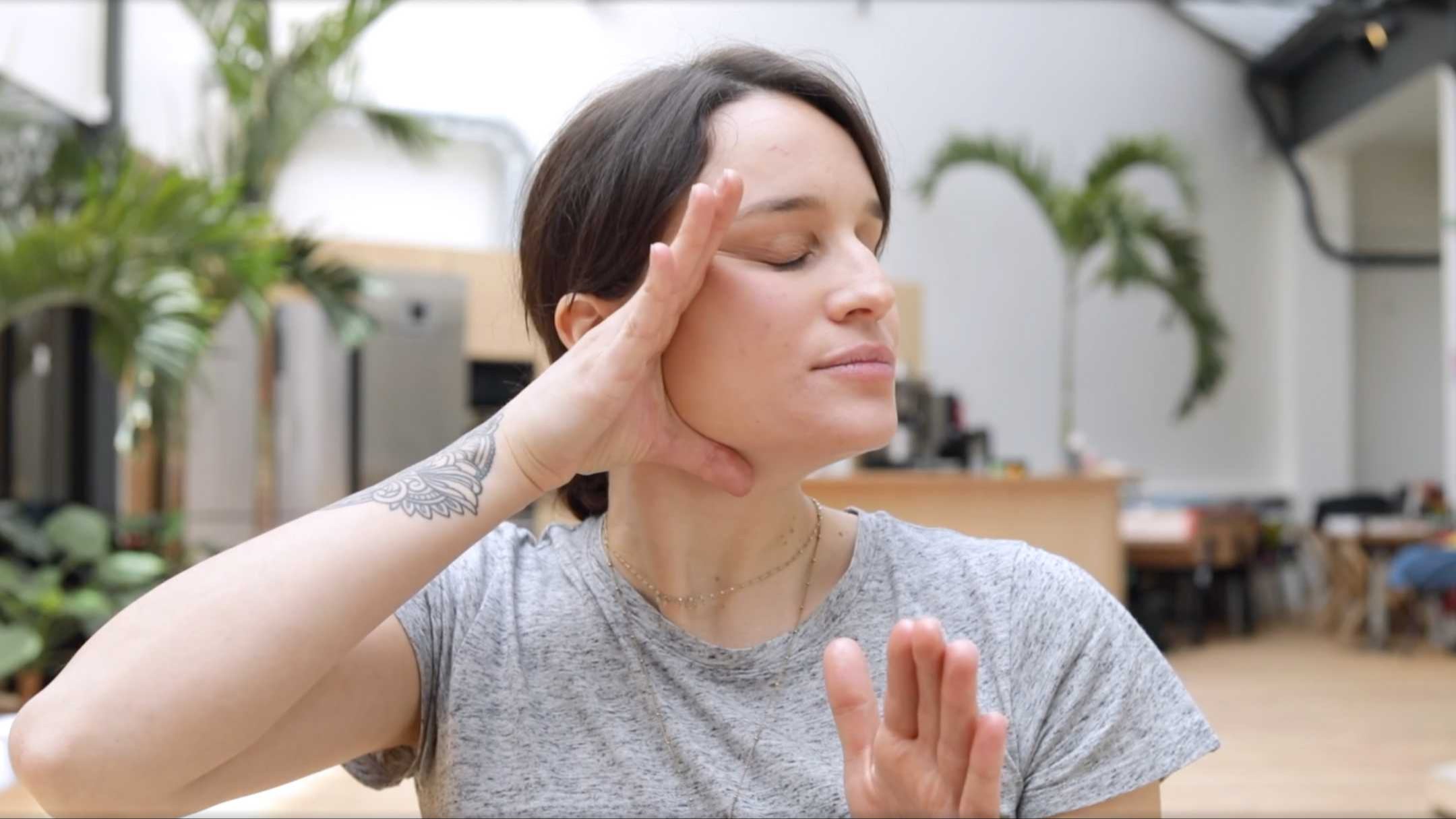 YOGA DU VISAGE RELAXANT