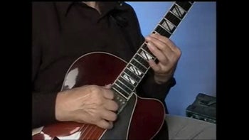  ROCKIN' AROUND THE CHRISTMAS TREE Fingerstyle