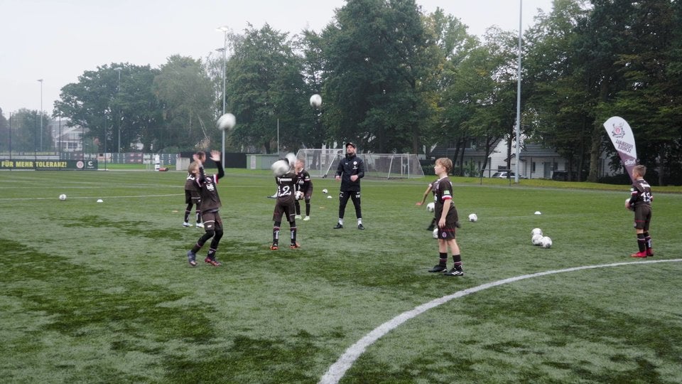 Partnerchallenge // Geschicklichkeit | Kinderfußball-Übung