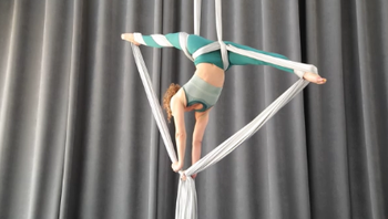 Rebecca Split Entry - Split Pose into Belay - Intermediate