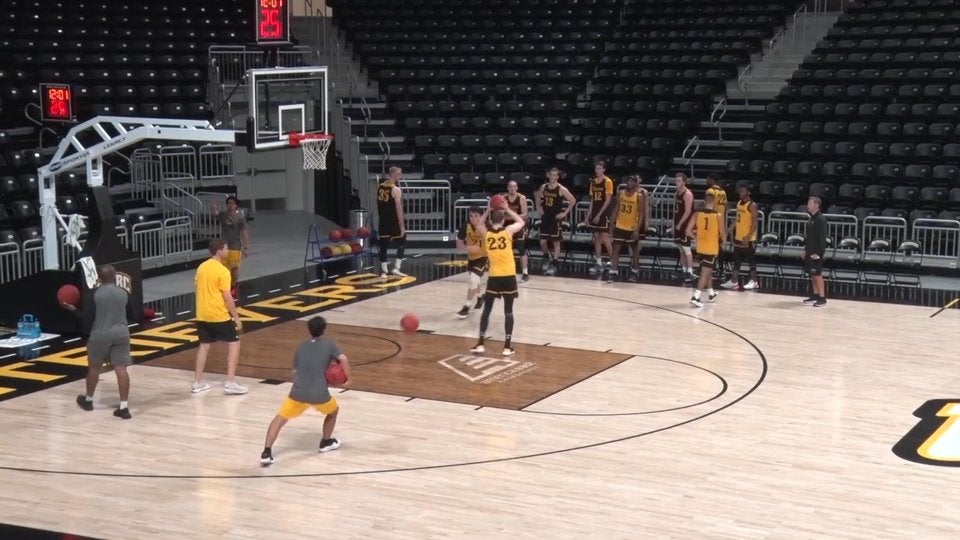 Drive & Kick 4 Out Motion Offense & Drills