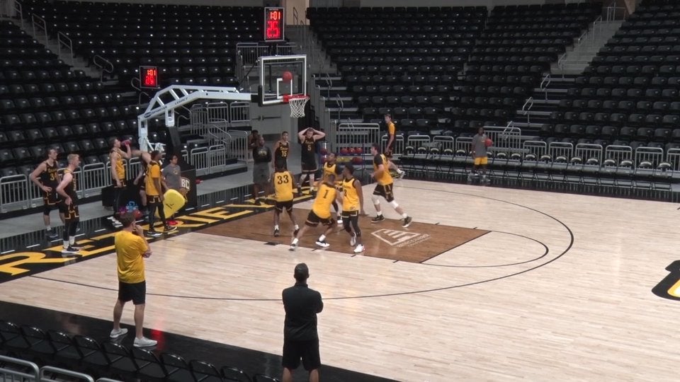 Drive & Kick 4 Out Motion Offense & Drills