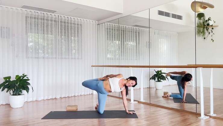 Barre Body Online | Stretch Flow With Sam
