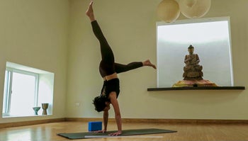 Stand On Your Hands (27-min) Vinyasa