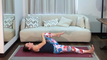 10 Min Beginner Yoga For Hips And Shoulders - Increase Flexibility And Reduce Pain!
