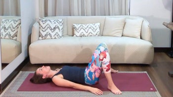10 Min Beginner Yoga Lying Down (Supine Yoga On Your Back)