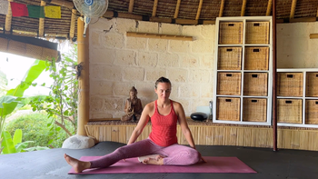 A Calming Seated Practice ✨ Yoga + Meditation