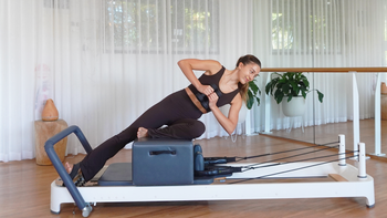 30 Minute Reformer Sculpt With Lucy K
