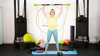Pilates a corpo libero con pesi per donne in menopausa