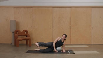 Zaza | Pilates with the support of a ball