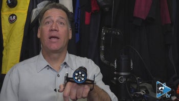 Comunicare sott'acqua con la torcia: tecniche e livelli di attenzione