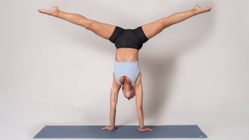 Apprendre à faire la roue sur les mains. Fun! 