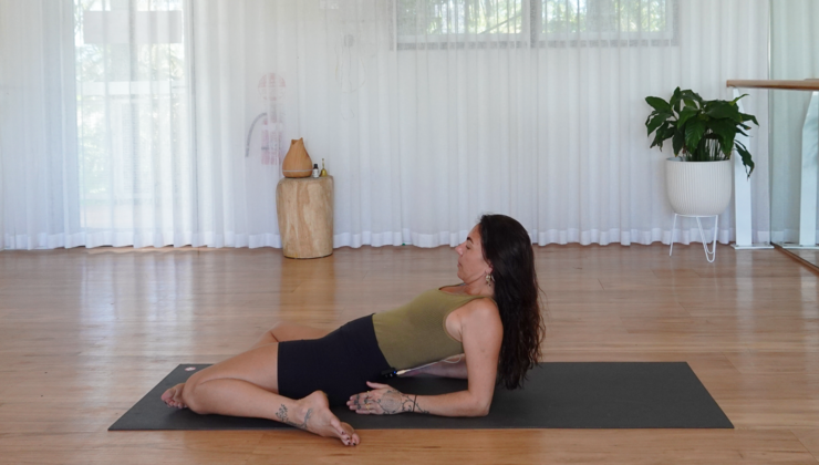 Stretched Sam's Barre Body Online | 10 Minute Night Stretch With Sam | Barre Body Online