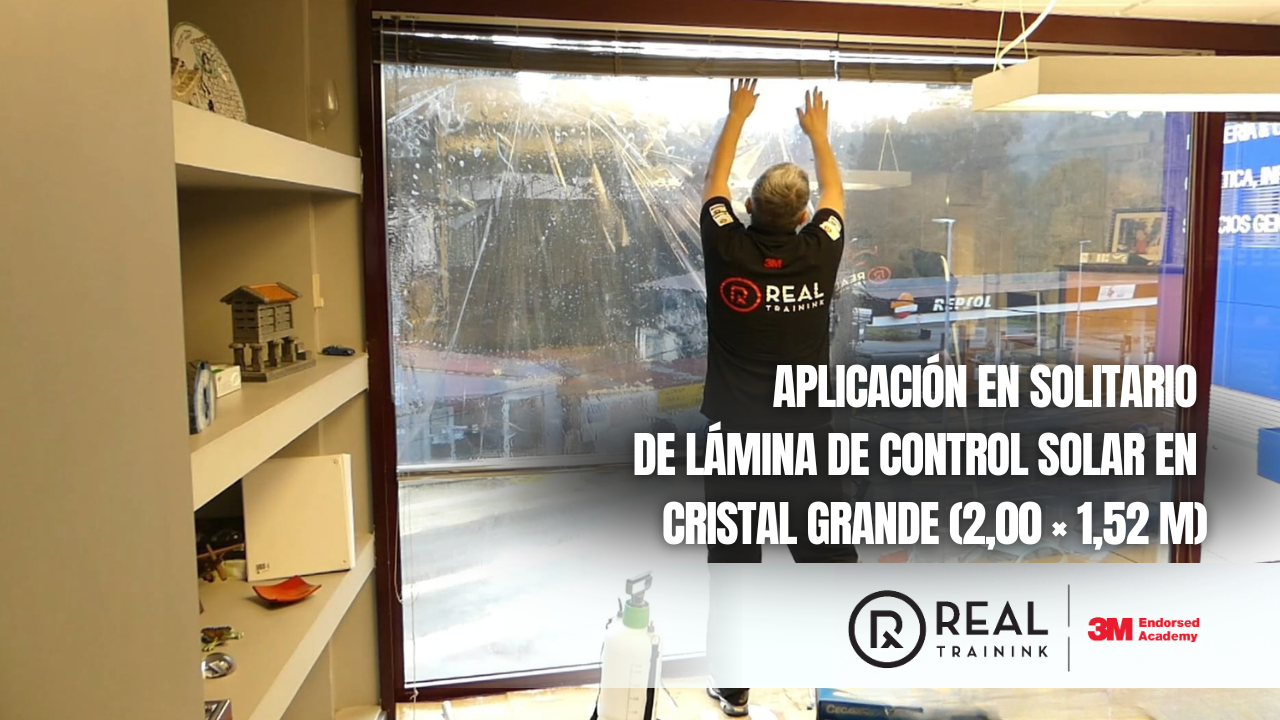 Aplicación en solitario de lámina de control solar en cristal grande (2,00 × 1,52 m)