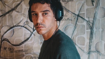 Fantomele din umbră (2024)