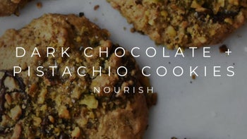 DARK CHOCOLATE + PISTACHIO COOKIES | NOURISH