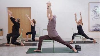 Yoga en silla. Taller con Esteban Pacha