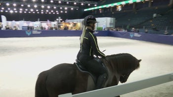 Camilla Hed lär oss rida galett