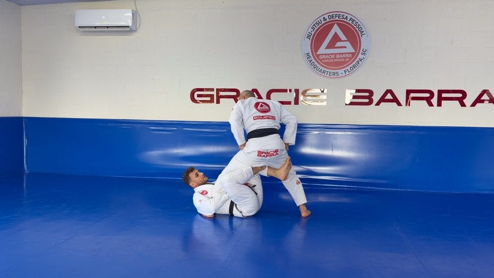 When the Opponent Stands Up - Valente Lock by Lucas Valente