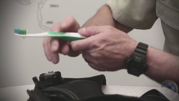 Manutenzione e cura della cerniera di plastica