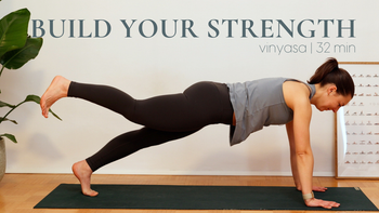 Build your strength | Vinyasa | 32 min | mit Alina