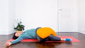 Yin yoga in silence