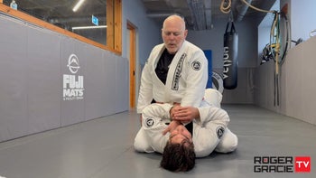 Mauricio Gomes: Mounted Wrist Lock